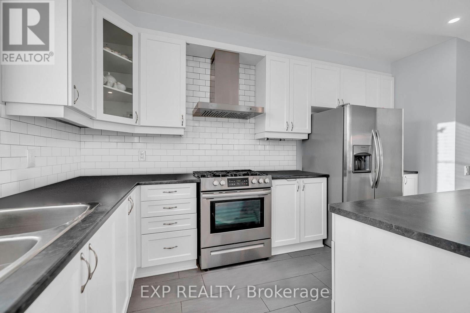 260 Sweetvalley Drive, Ottawa, Ontario  K4A 5J5 - Photo 9 - X12208982