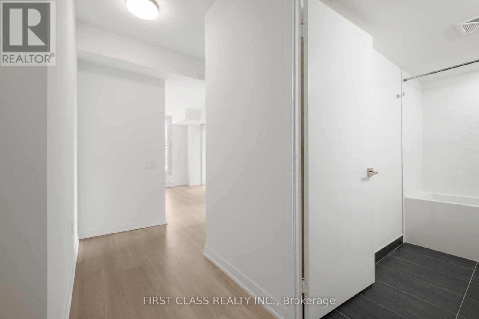 922 - 500 Wilson Avenue, Toronto, Ontario  M3H 5Y9 - Photo 5 - C12154367