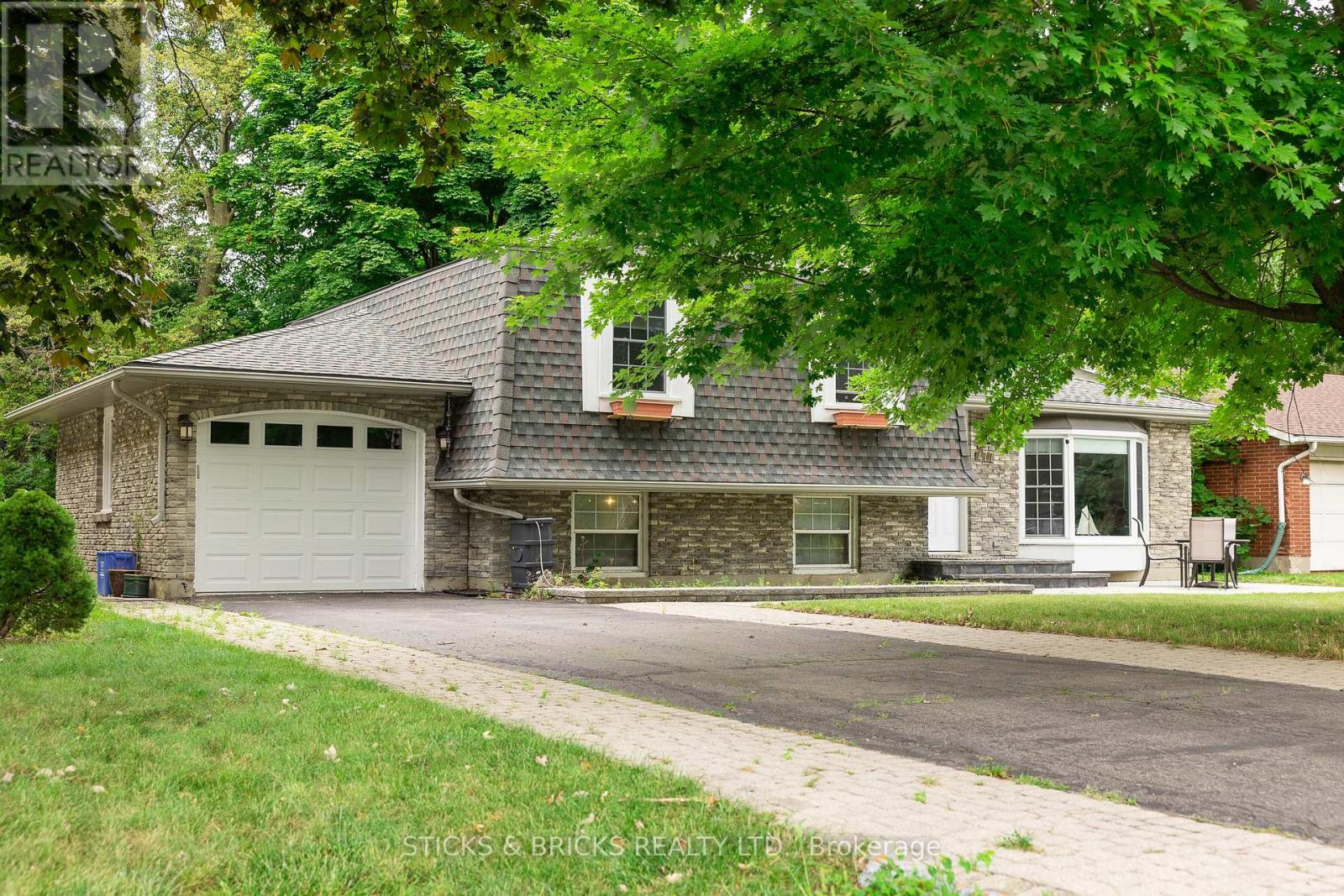 477 Dorchester Street, Niagara-On-The-Lake (Town), Ontario  L0S 1J0 - Photo 2 - X12208971