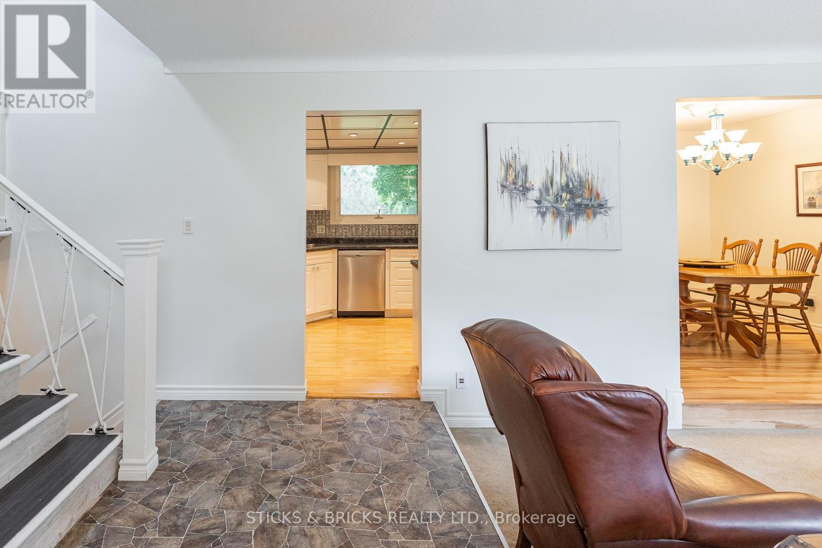 477 Dorchester Street, Niagara-On-The-Lake (Town), Ontario  L0S 1J0 - Photo 5 - X12208971