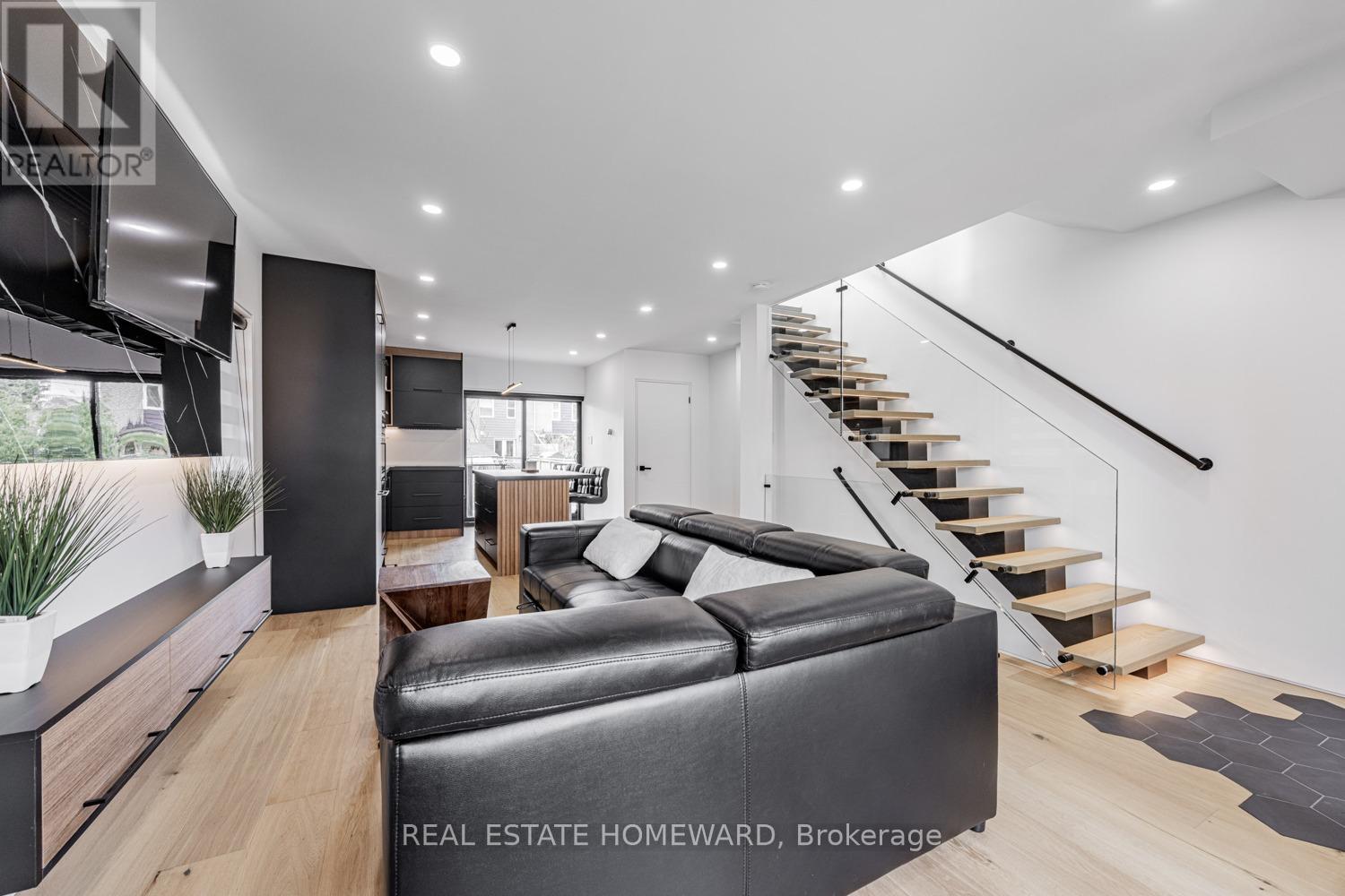 10 Juliana Court, Toronto, Ontario  M6S 2R2 - Photo 7 - W12135416