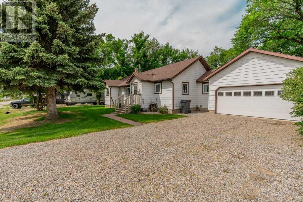 304 Edward Street, Monarch, Alberta  T0L 1S0 - Photo 2 - A2229484