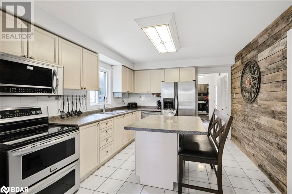 22 Bishop Drive, Barrie, Ontario  L4N 6Y6 - Photo 7 - 40734041