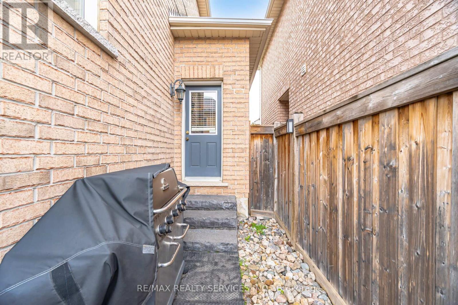 57 Hawkridge Trail, Brampton, Ontario  L6P 2T6 - Photo 41 - W12154296
