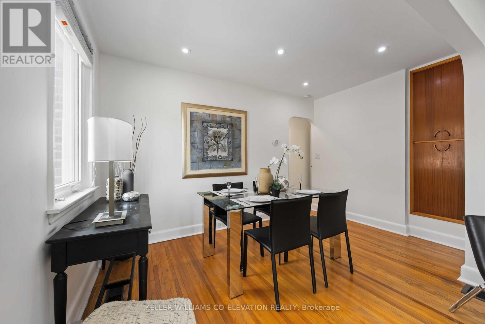 383 Rimilton Avenue, Toronto, Ontario  M8W 2G1 - Photo 6 - W12197277