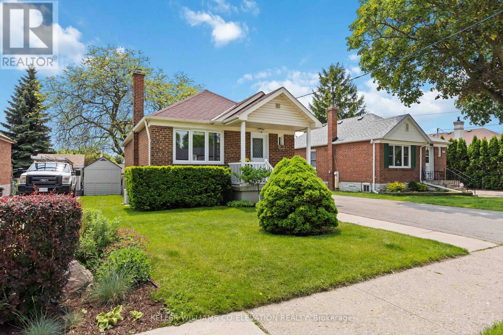 383 Rimilton Avenue, Toronto, Ontario  M8W 2G1 - Photo 8 - W12197277