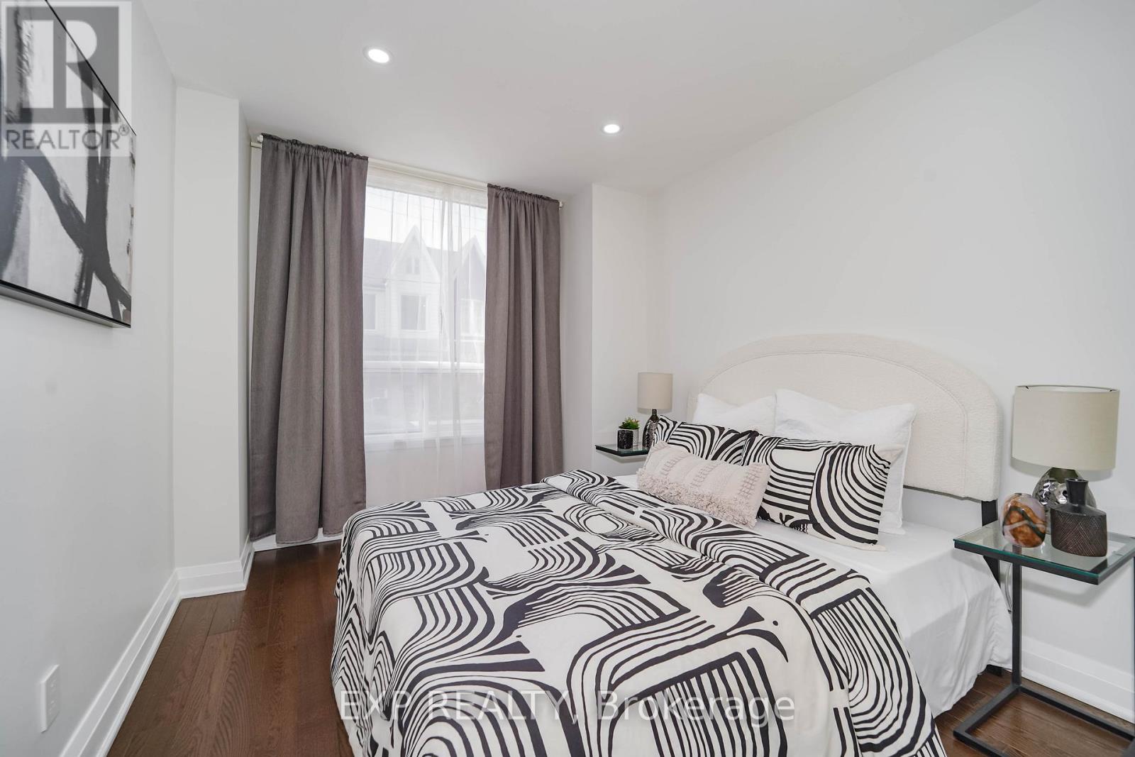 4 Northumberland Street, Toronto, Ontario  M6H 1P7 - Photo 12 - W12208508