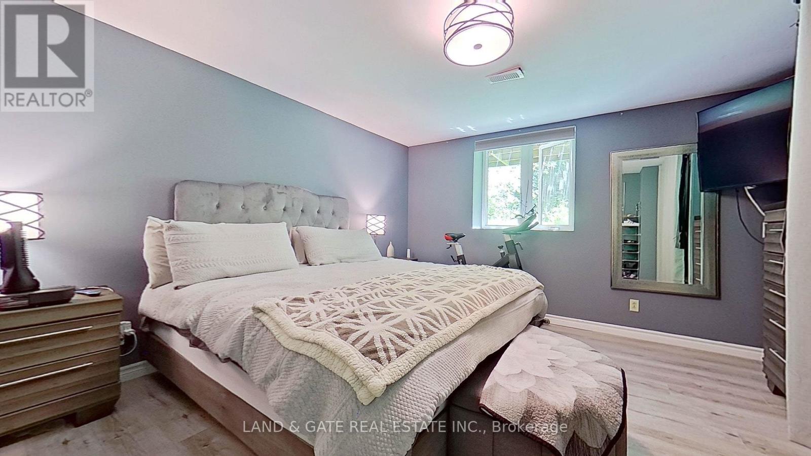 92 Murray Street, Quinte West, Ontario  K8V 2E7 - Photo 24 - X12065612