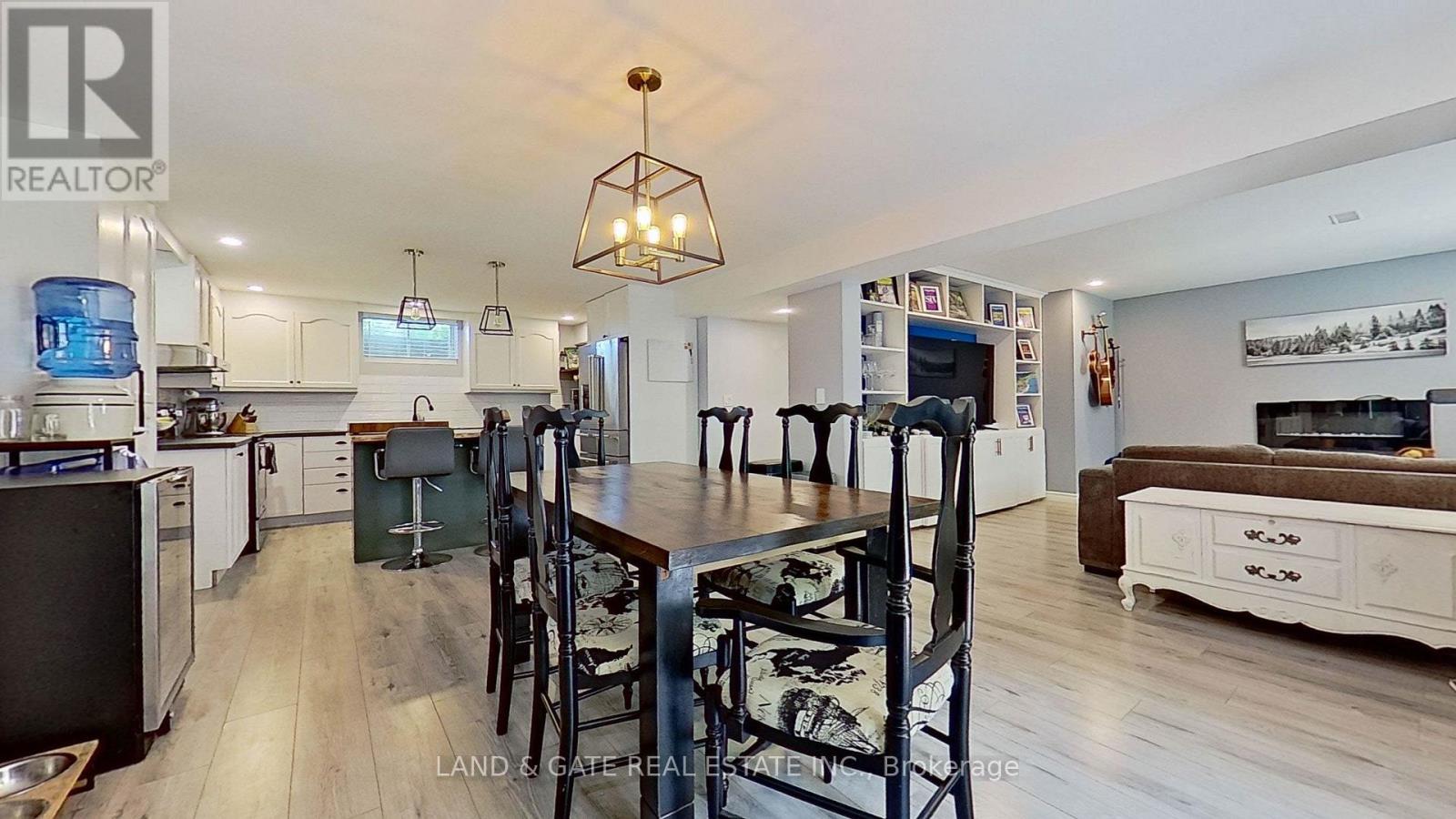 92 Murray Street, Quinte West, Ontario  K8V 2E7 - Photo 20 - X12065612