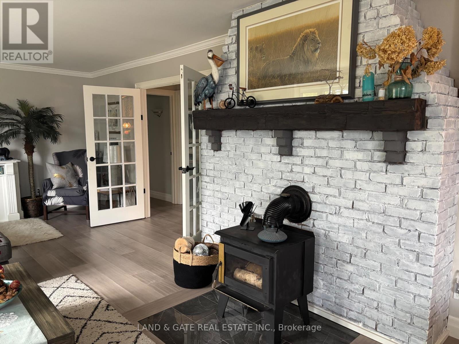 92 Murray Street, Quinte West, Ontario  K8V 2E7 - Photo 7 - X12065612
