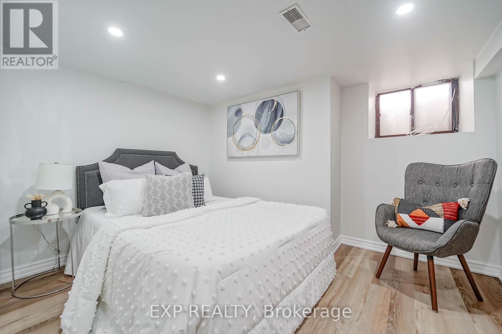 4 Northumberland Street, Toronto, Ontario  M6H 1P7 - Photo 40 - W12208508