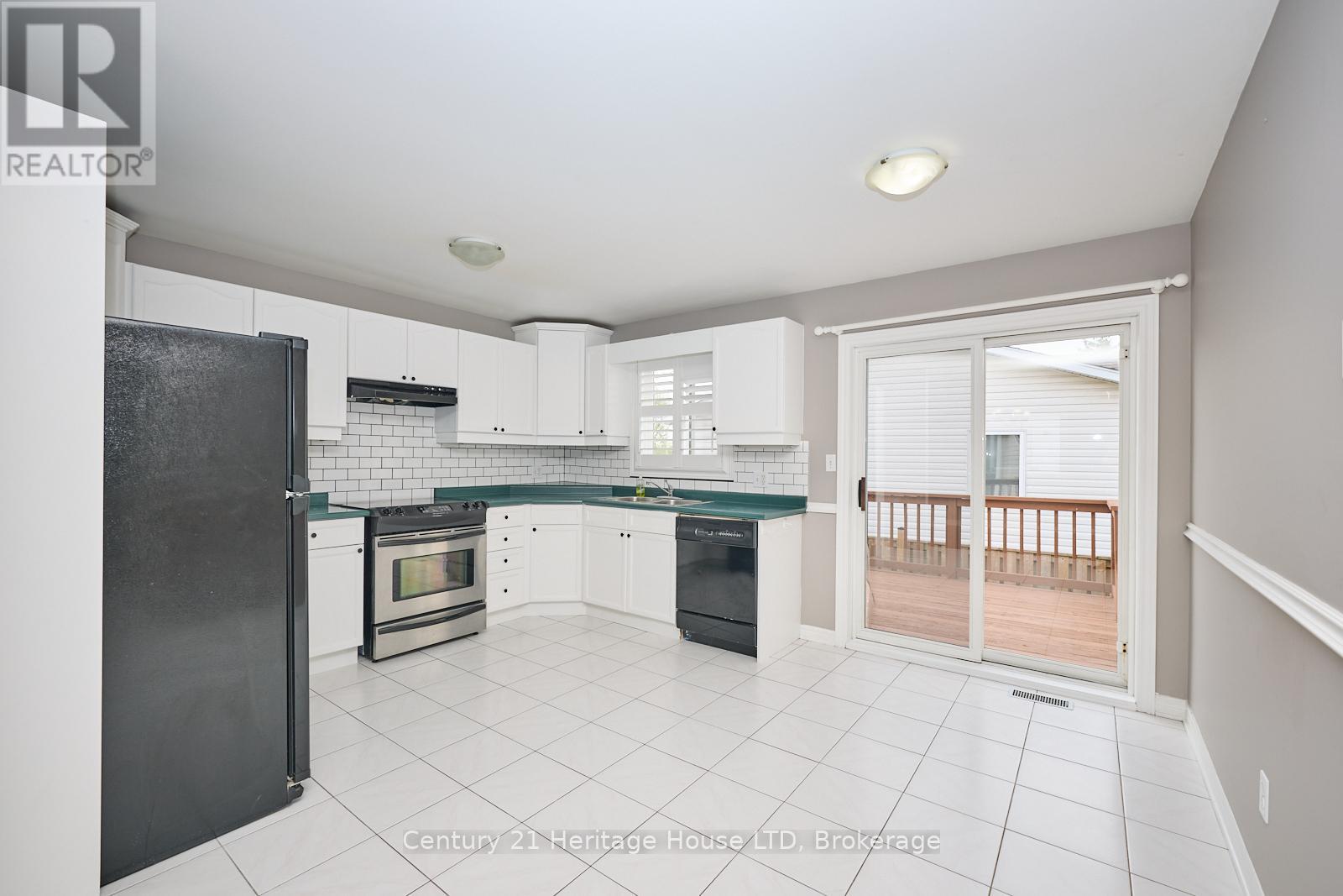 918 Concession Road, Fort Erie, Ontario  L2A 6B8 - Photo 9 - X12113077