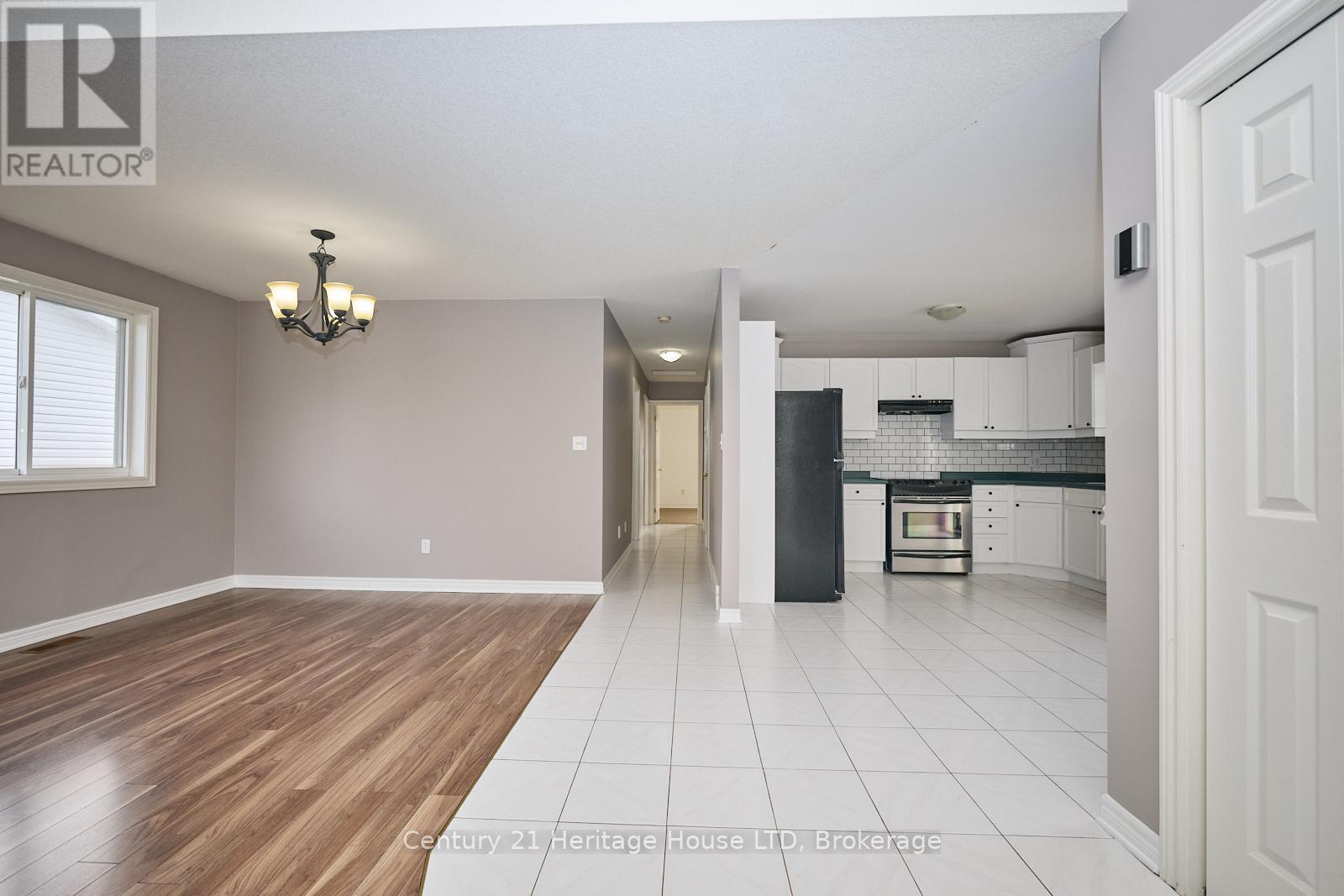 918 Concession Road, Fort Erie, Ontario  L2A 6B8 - Photo 7 - X12113077