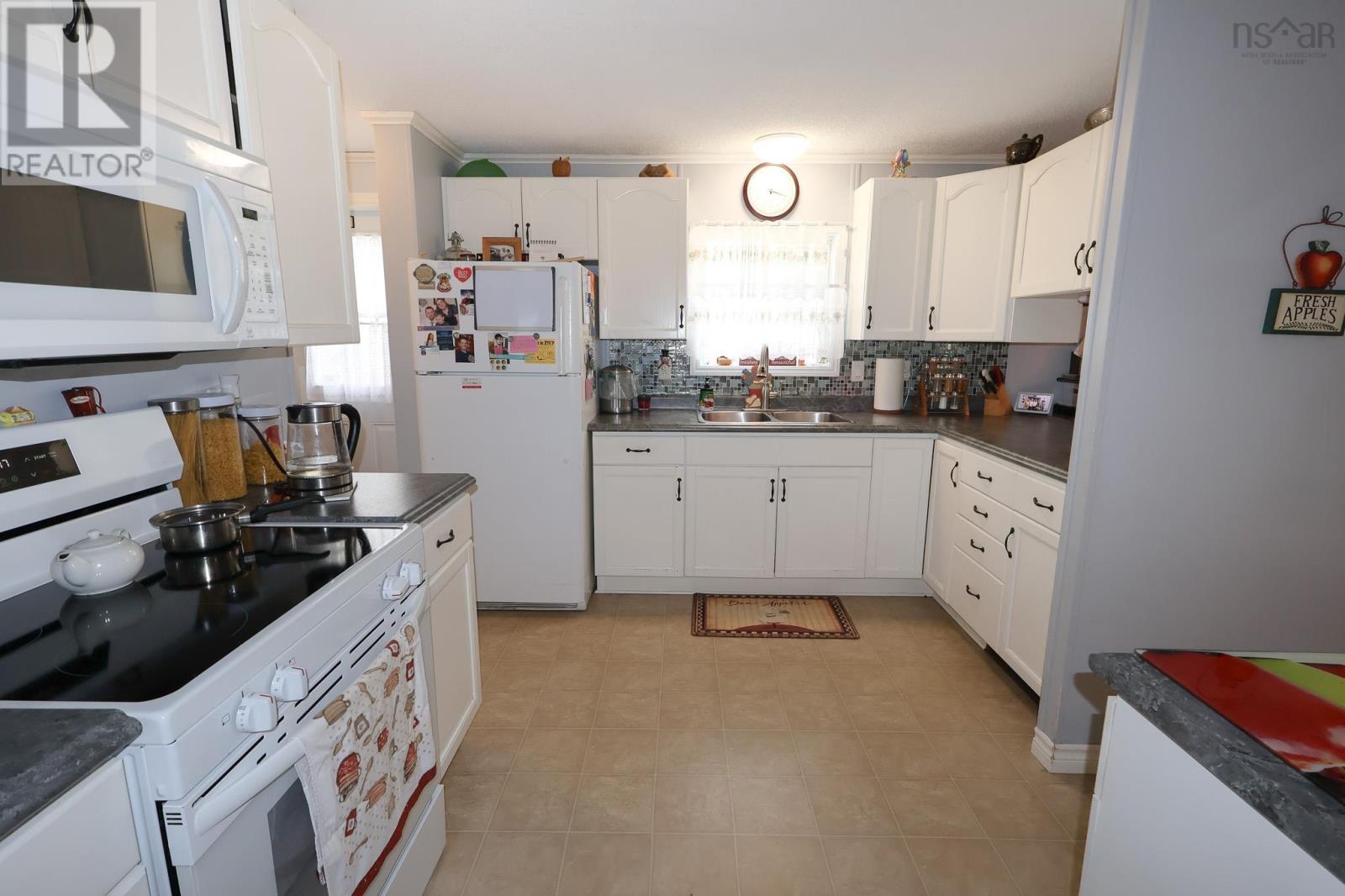 247 Seasons Drive, Bridgewater, Nova Scotia  B4V 3W1 - Photo 7 - 202512305