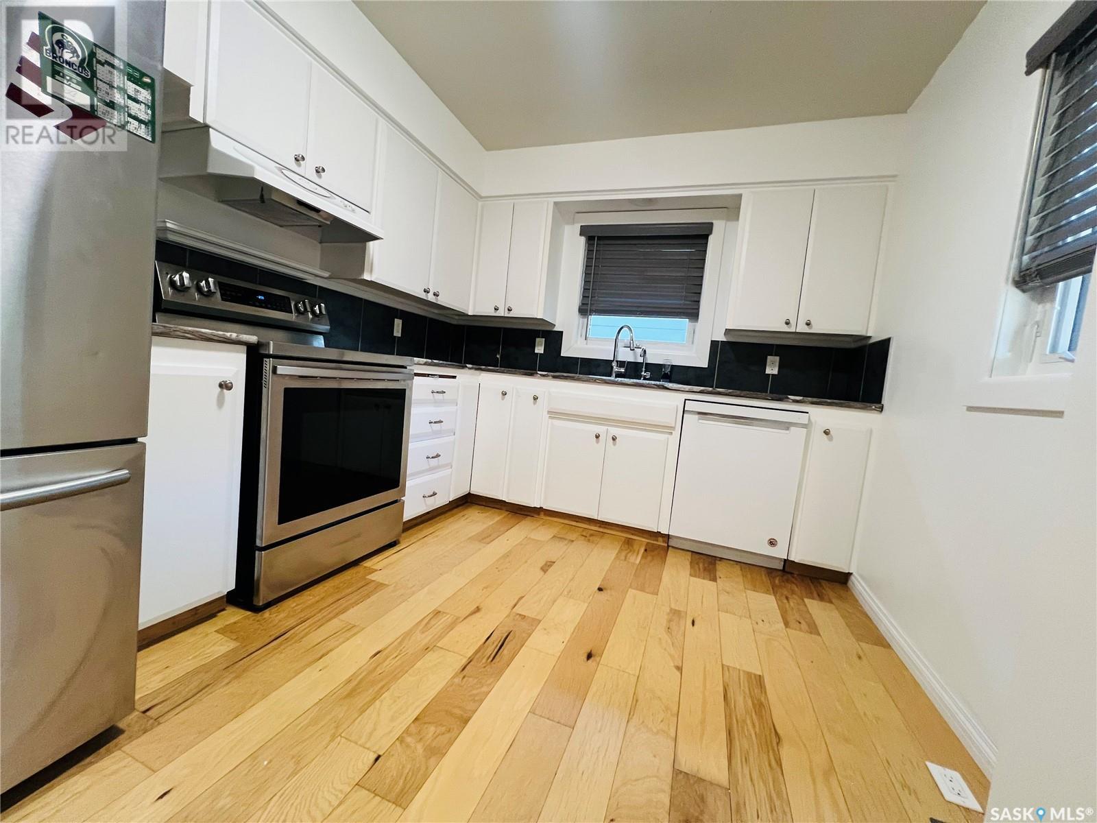 478 6th Avenue Nw, Swift Current, Saskatchewan  S9H 0Y3 - Photo 3 - SK008921