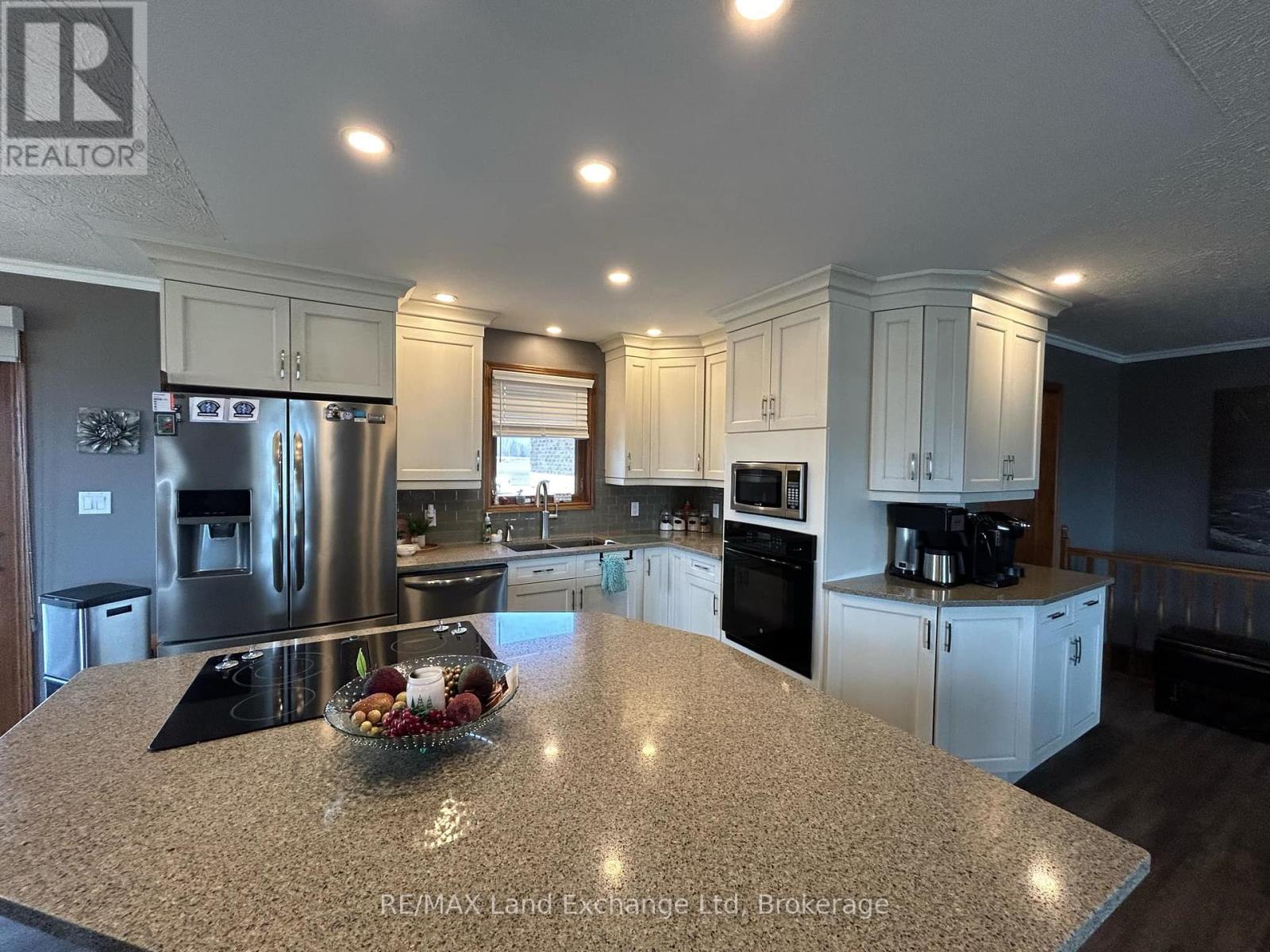 1 A Crawford Street, North Huron, Ontario  N0G 2W0 - Photo 12 - X12035127