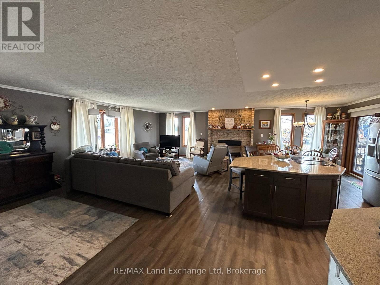 1 A Crawford Street, North Huron, Ontario  N0G 2W0 - Photo 11 - X12035127