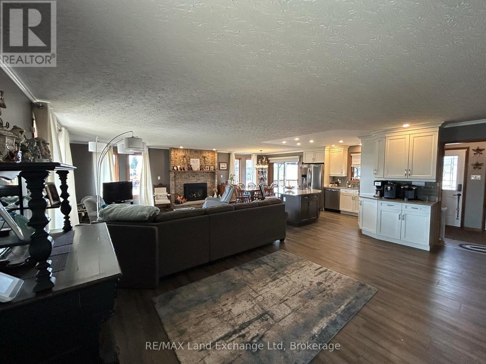 1 A Crawford Street, North Huron, Ontario  N0G 2W0 - Photo 8 - X12035127