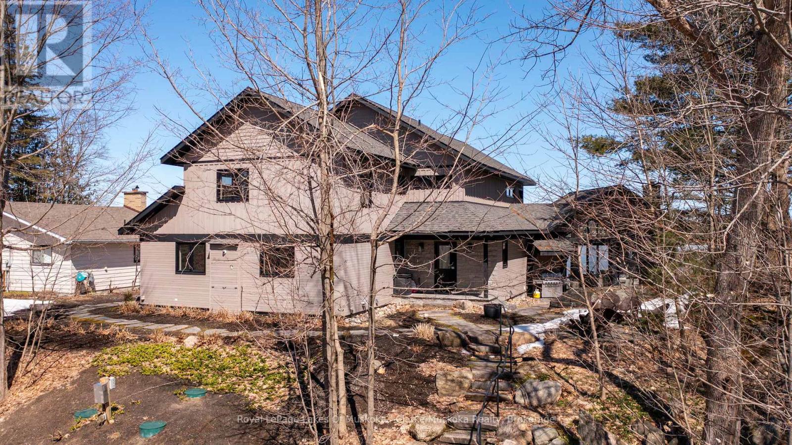 305 Wapaska Crescent, Gravenhurst, Ontario  P1P 0E9 - Photo 5 - X12066723