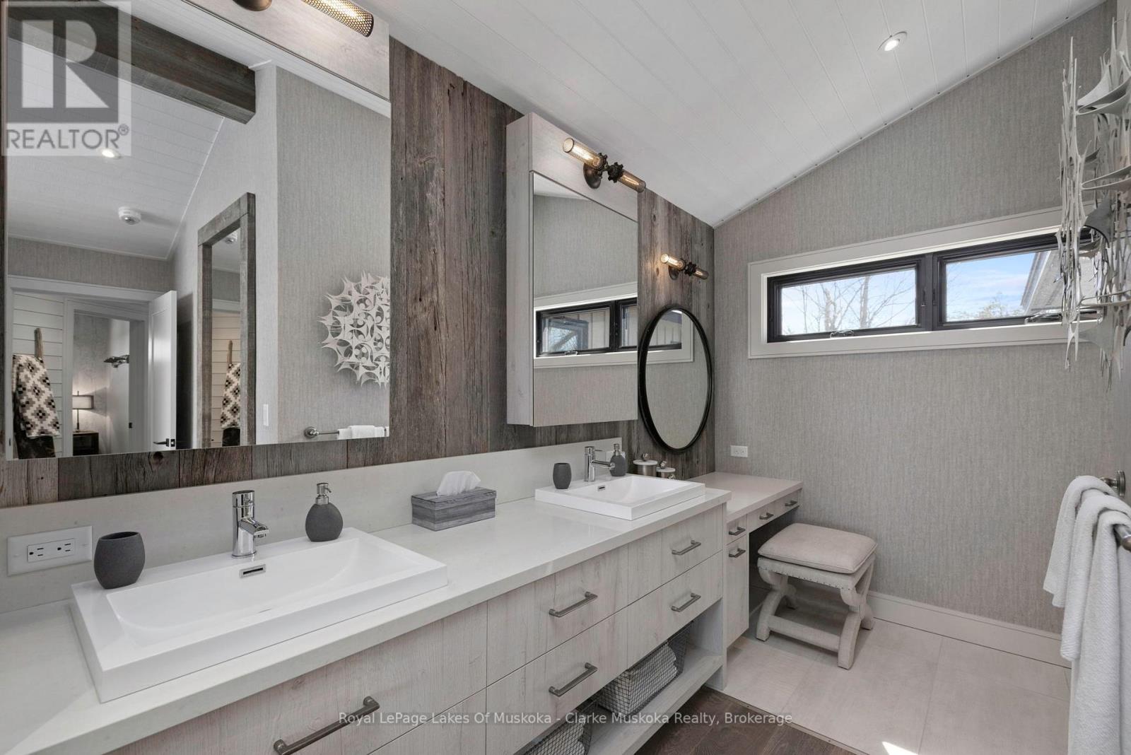 305 Wapaska Crescent, Gravenhurst, Ontario  P1P 0E9 - Photo 42 - X12066723