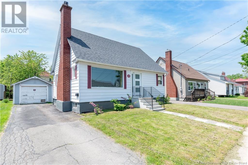 26 Leslie Street, Moncton, New Brunswick  E1C 6M2 - Photo 2 - NB120438