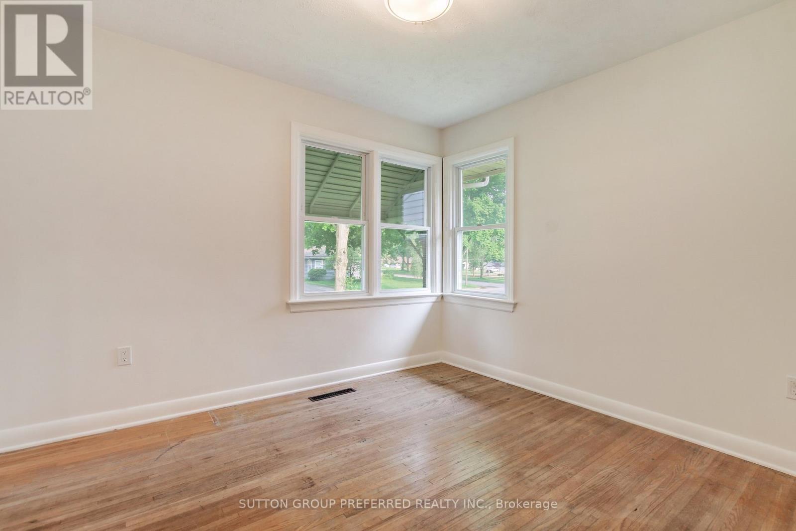 388 Colville Boulevard, London South (South B), Ontario  N6K 2J5 - Photo 11 - X12206175