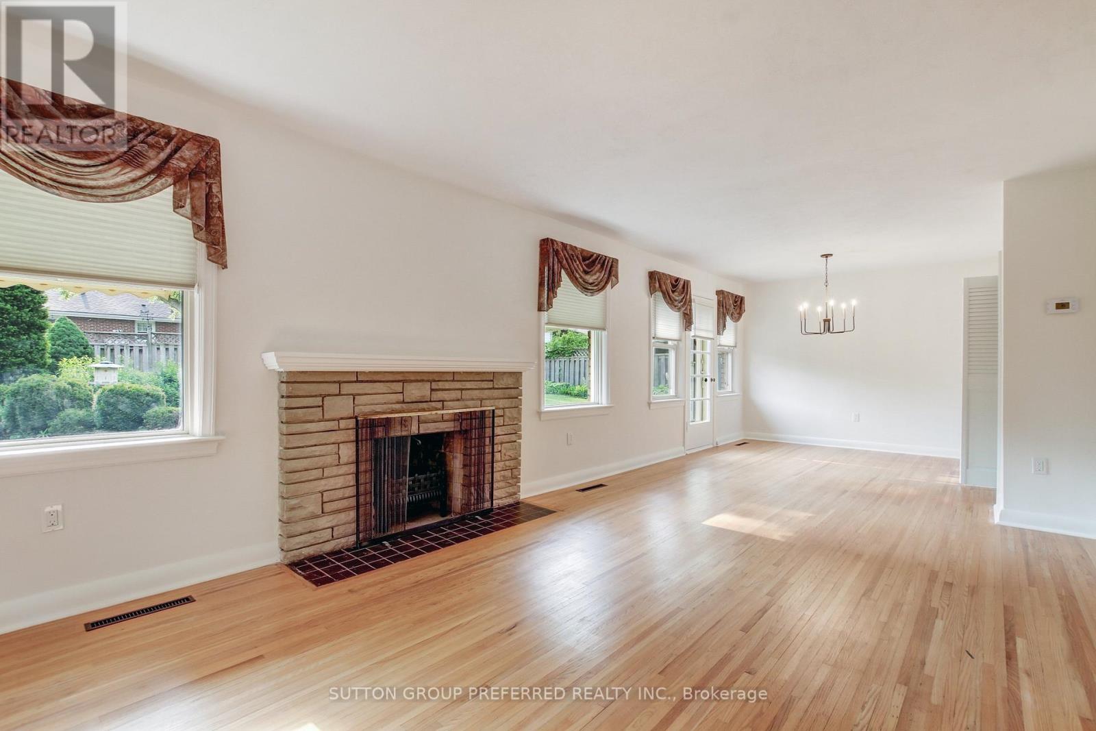 Photo 5 of 28 for 388 Colville Boulevard