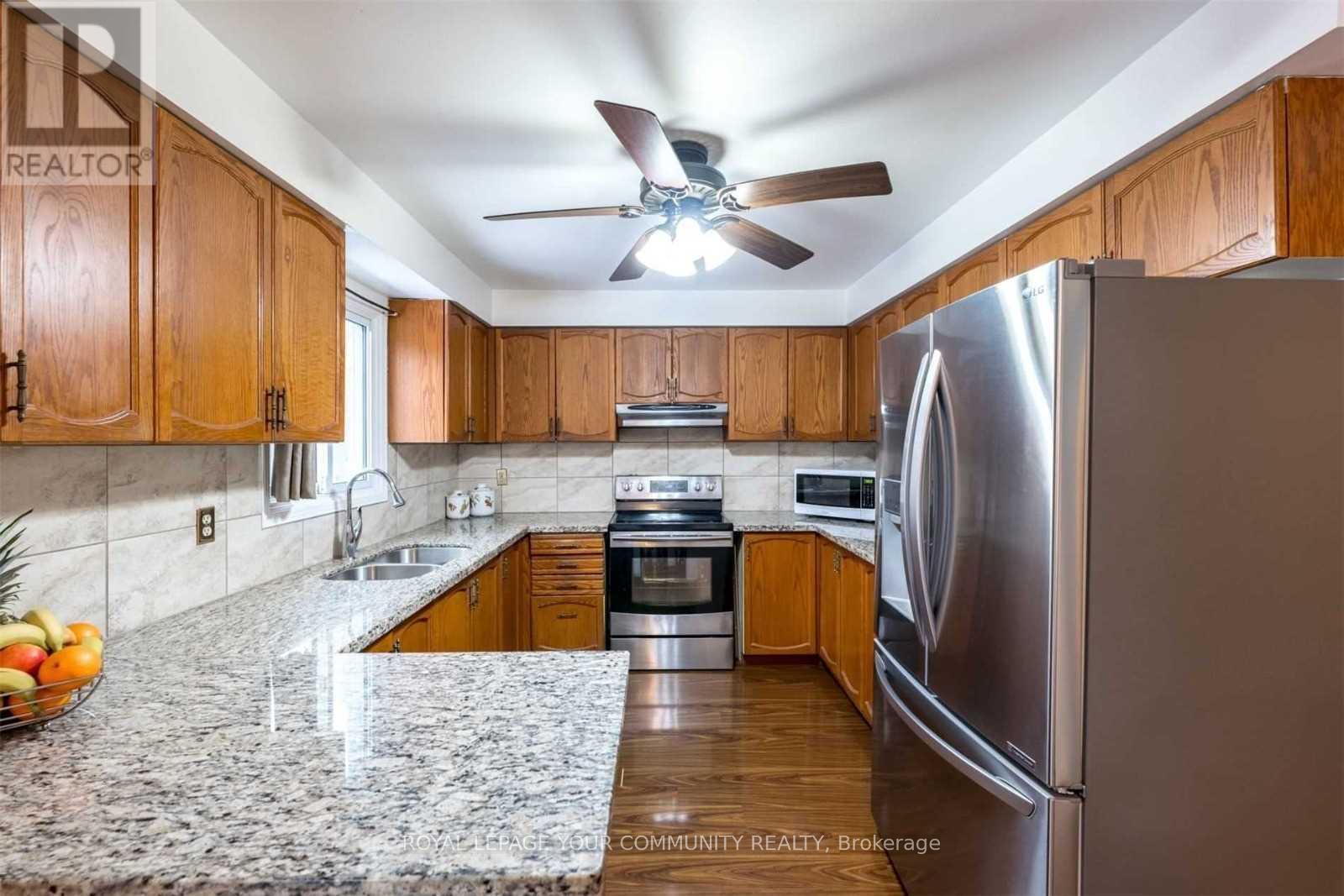 770 Leslie Valley Drive, Newmarket, Ontario  L3Y 7J3 - Photo 8 - N12116030