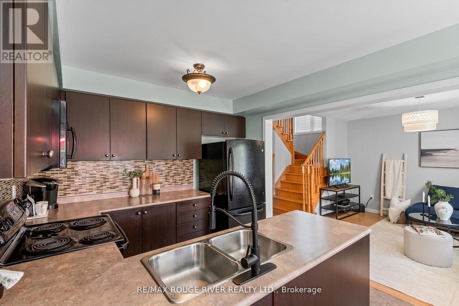 20 Gallimere Court, Whitby (Blue Grass Meadows), Ontario  L1N 0J5 - Photo 10 - E12209041