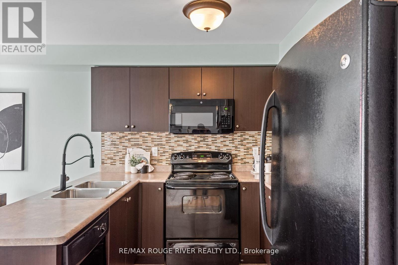 20 Gallimere Court, Whitby (Blue Grass Meadows), Ontario  L1N 0J5 - Photo 11 - E12209041