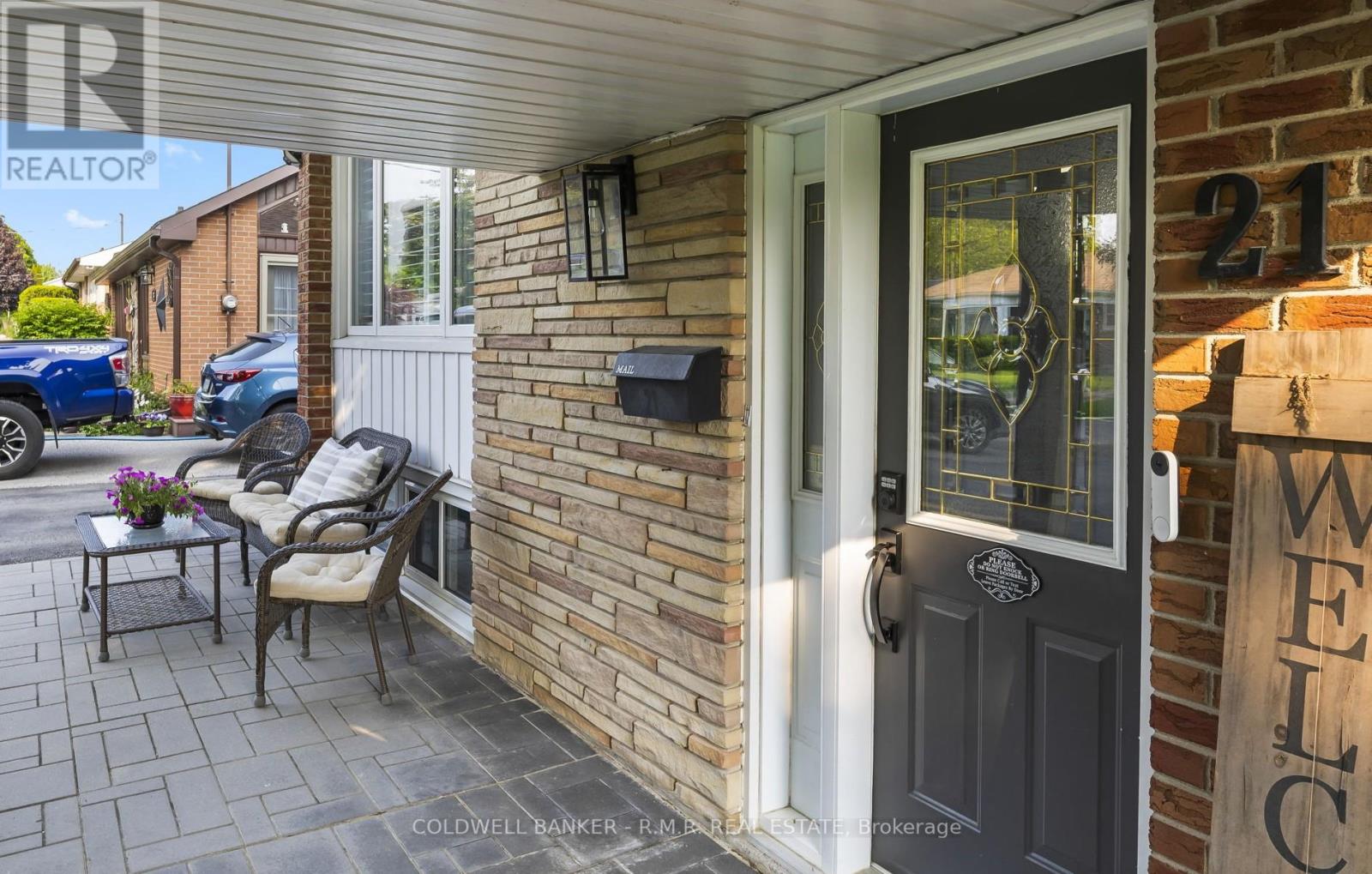21 Parkway Crescent, Clarington (Bowmanville), Ontario  L1C 1B9 - Photo 3 - E12209144
