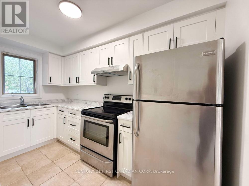 3841 Craighurst Avenue, Mississauga (Lisgar), Ontario  L5N 6V6 - Photo 2 - W12209160