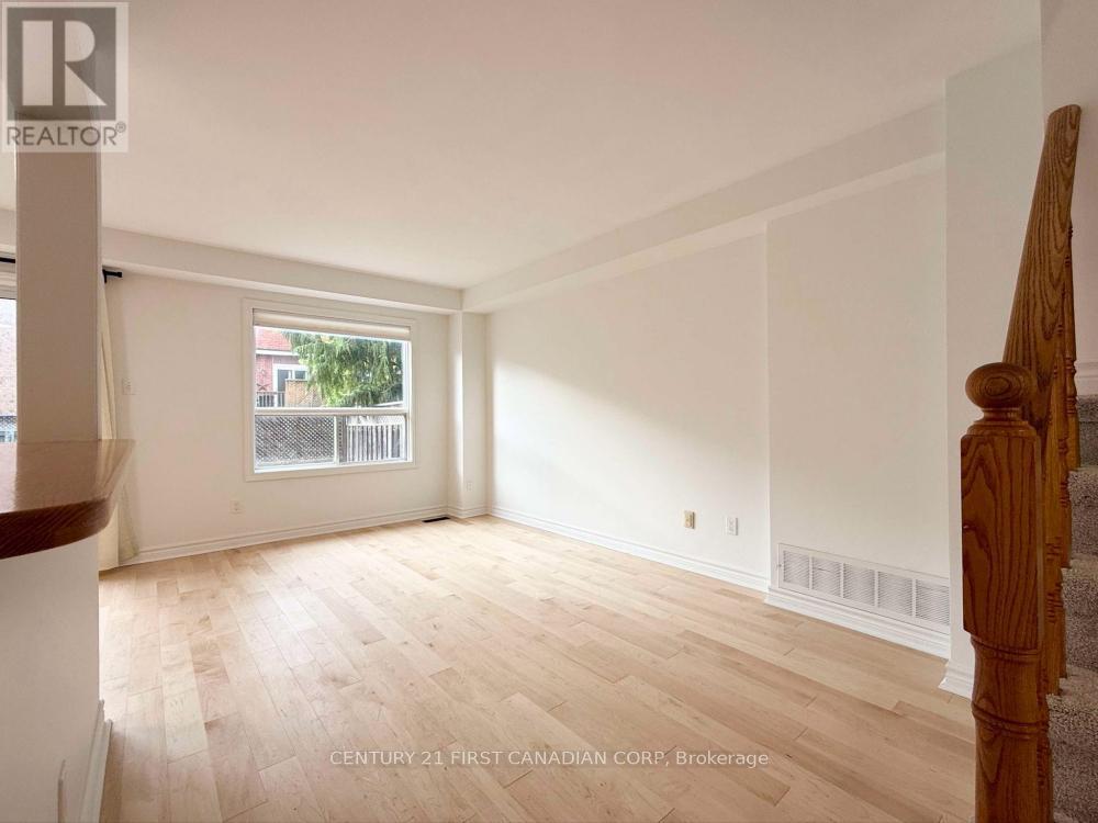3841 Craighurst Avenue, Mississauga (Lisgar), Ontario  L5N 6V6 - Photo 4 - W12209160
