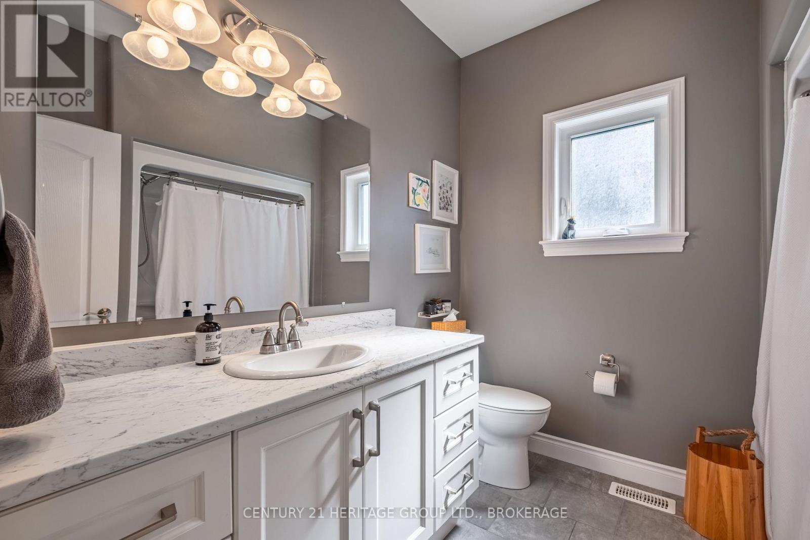 68 Potter Drive, Loyalist (Odessa), Ontario  K0H 2H0 - Photo 19 - X12209128
