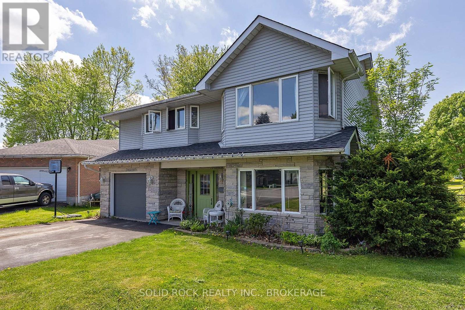 150 Shoreline Crescent, Greater Napanee (Greater Napanee), Ontario  K7R 3W2 - Photo 9 - X12209150