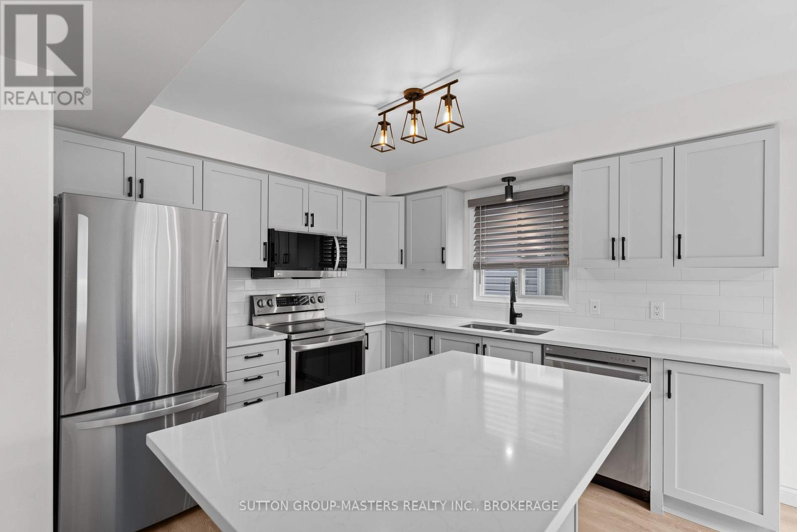 976 Bluffwood Avenue, Kingston (Kingston East (Incl Barret Crt)), Ontario  K7K 7K5 - Photo 12 - X12209194