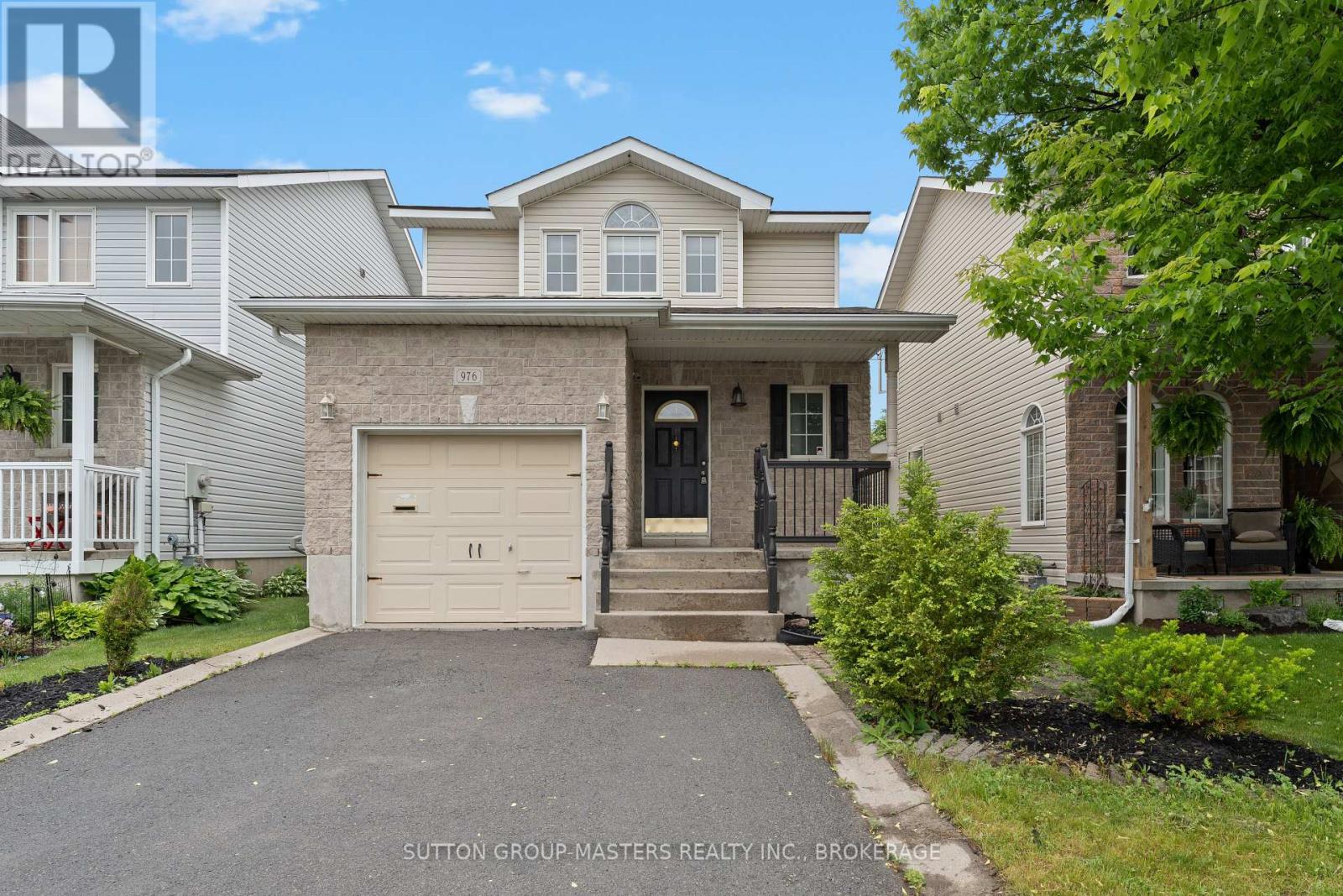 976 Bluffwood Avenue, Kingston (Kingston East (Incl Barret Crt)), Ontario  K7K 7K5 - Photo 2 - X12209194