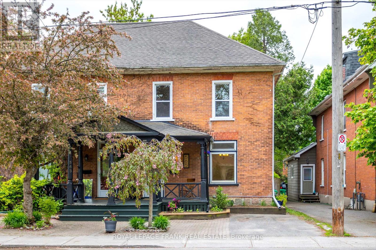 565 Gilmour Street, Peterborough Central (Old West End), Ontario  K9H 2K3 - Photo 1 - X12209036