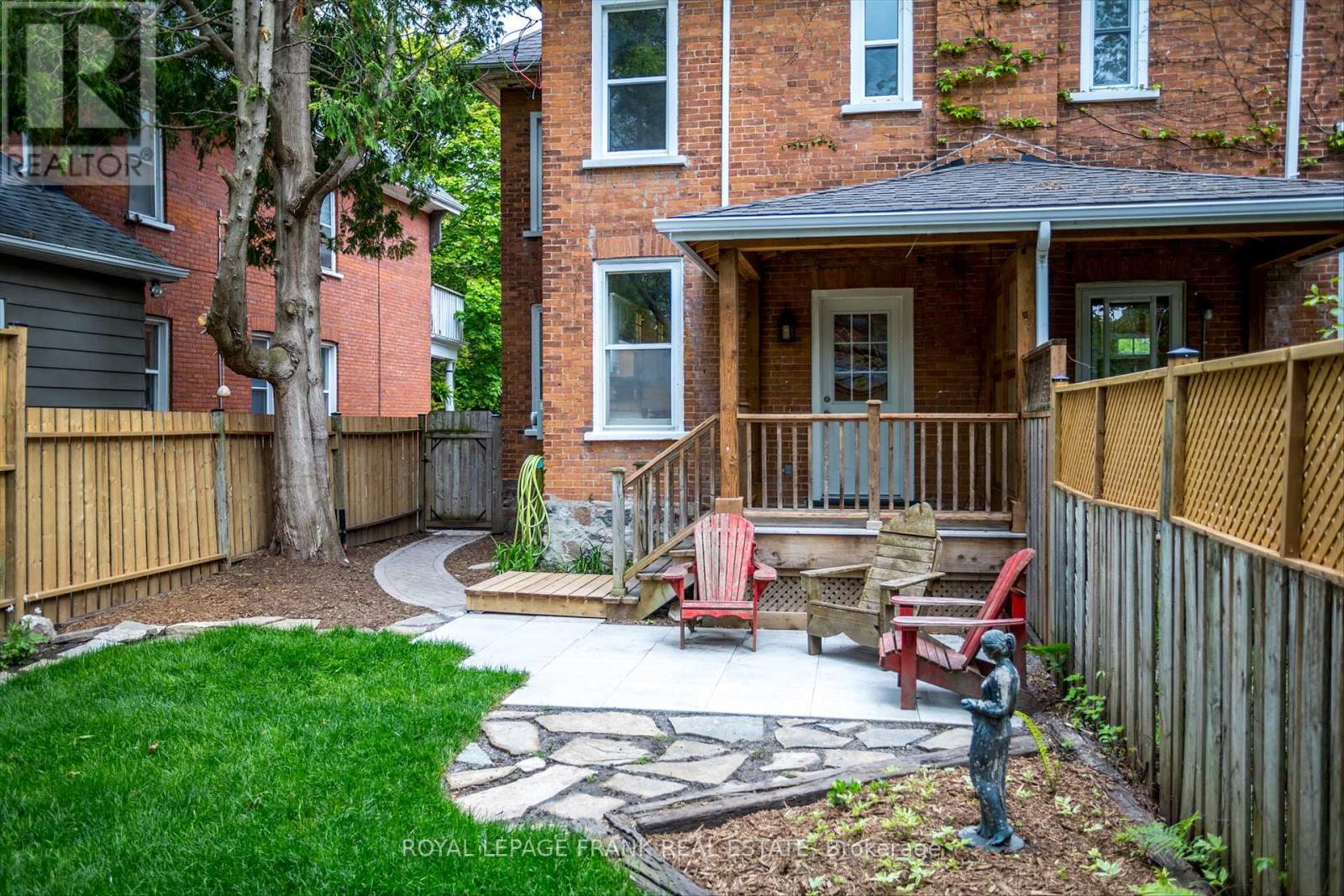 565 Gilmour Street, Peterborough Central (Old West End), Ontario  K9H 2K3 - Photo 34 - X12209036