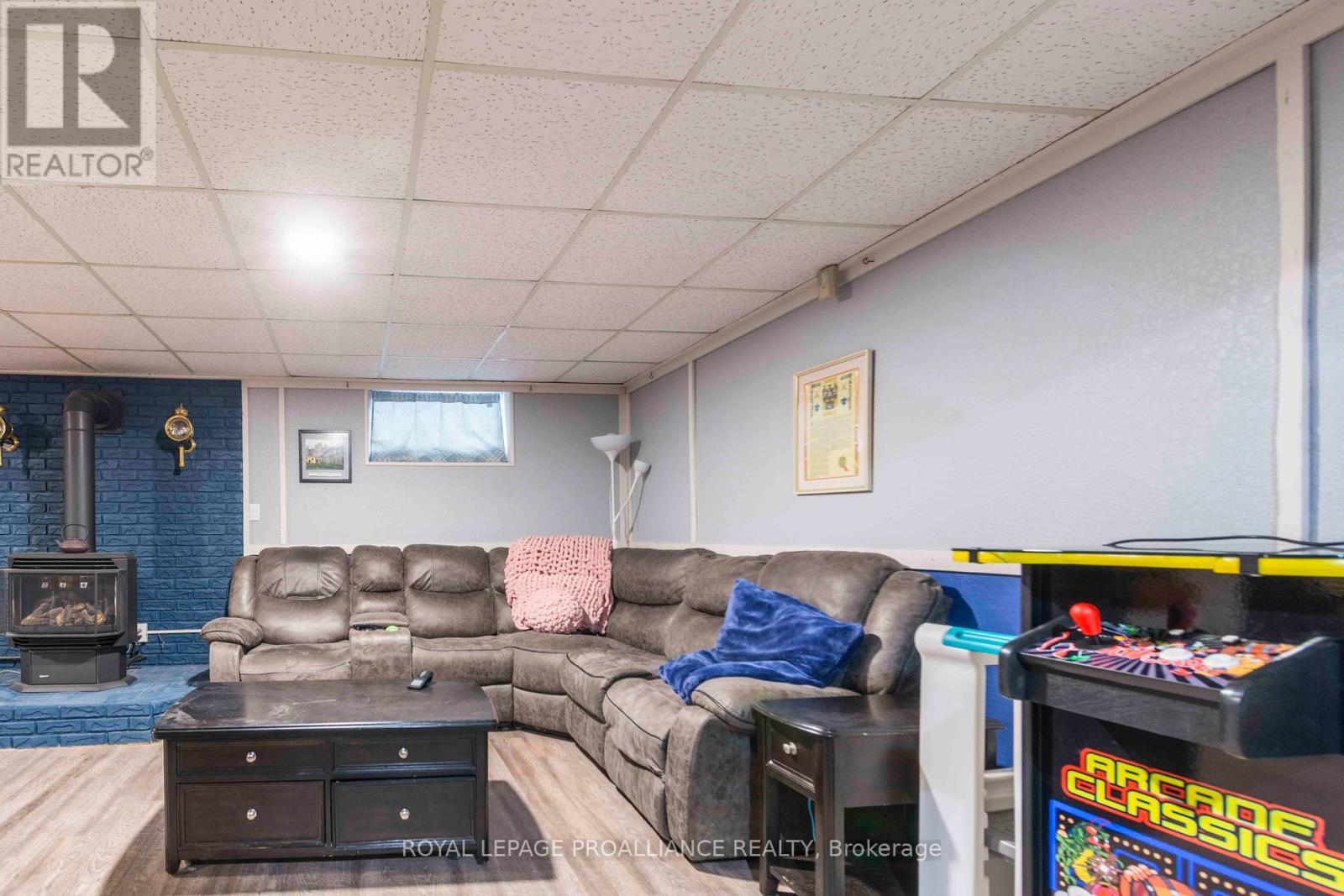 20 Hope Crescent, Belleville (Belleville Ward), Ontario  K8P 4S2 - Photo 37 - X12209173