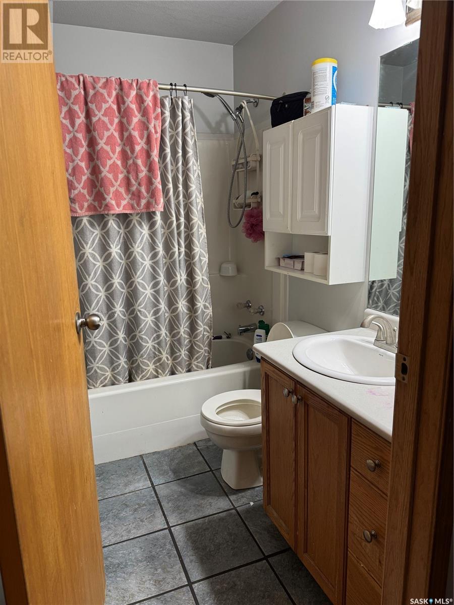 452 Adams Crescent, Prince Albert, Saskatchewan  S6V 7K6 - Photo 3 - SK008440