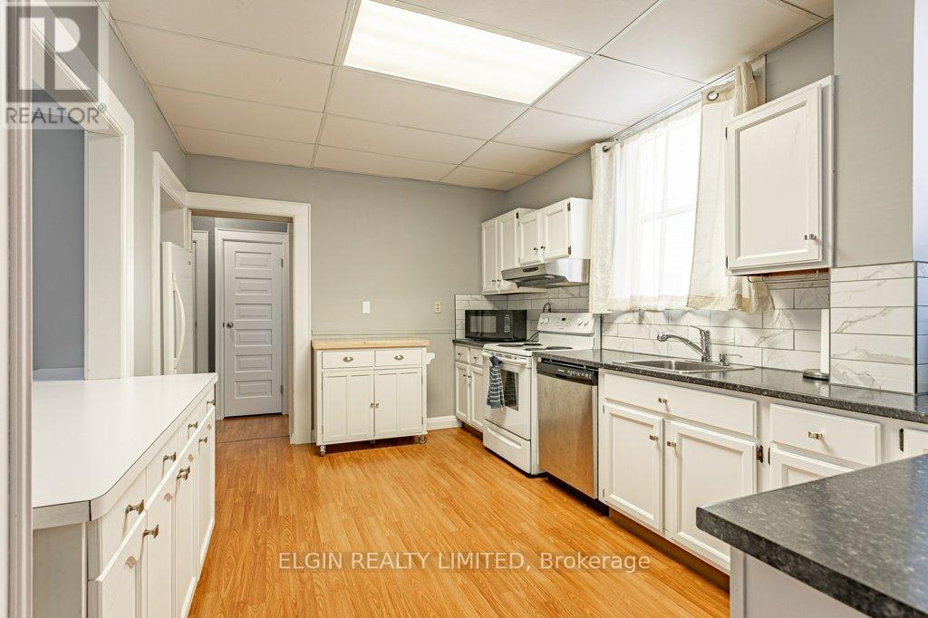92 Hincks Street, St. Thomas, Ontario  N5R 3P2 - Photo 11 - X12208992