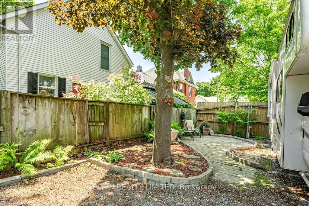 92 Hincks Street, St. Thomas, Ontario  N5R 3P2 - Photo 34 - X12208992