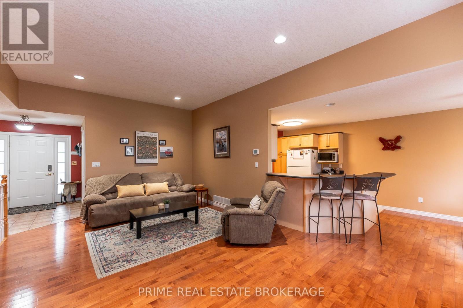 Photo 9 of 39 for 44 Riverbank Drive