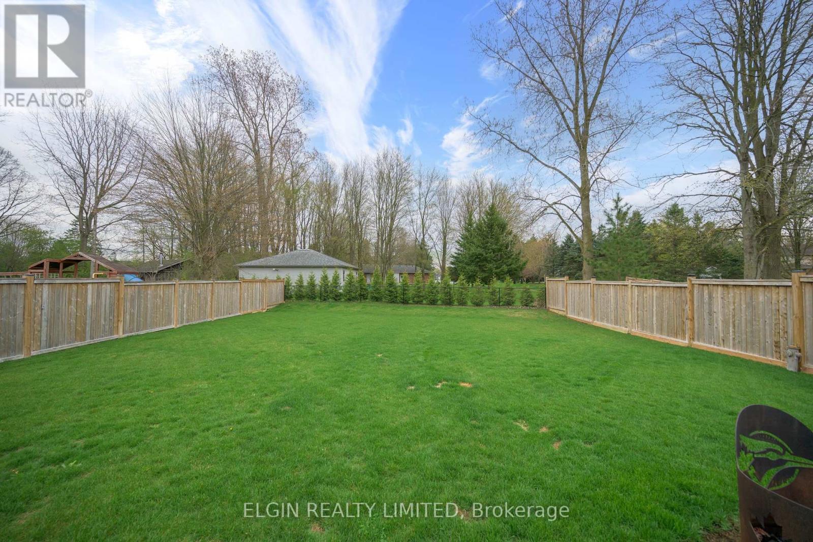107 Optimist Drive, Southwold (Talbotville), Ontario  N5P 0G2 - Photo 8 - X12209131