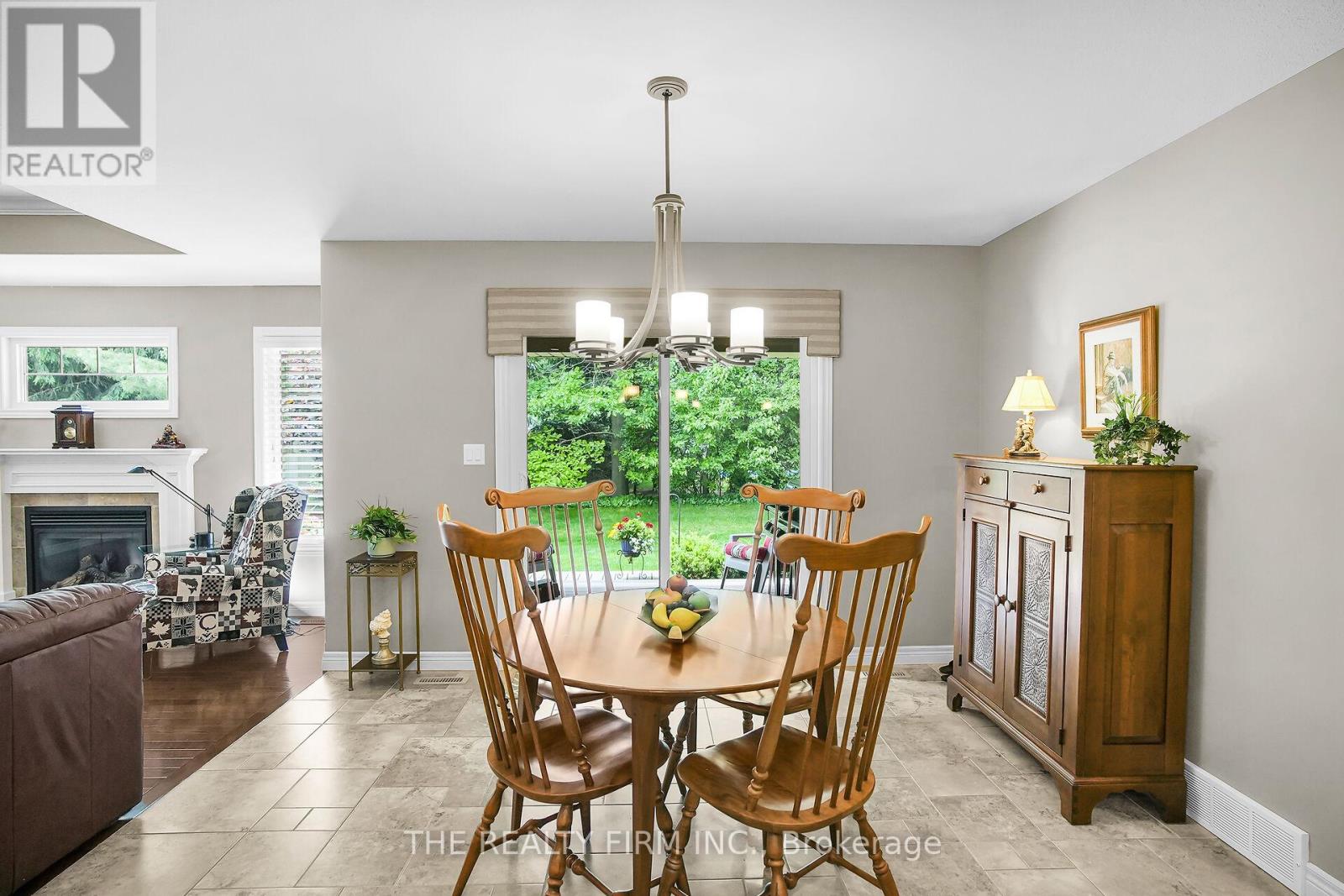 364 Darcy Drive E, Strathroy-Caradoc (Ne), Ontario  N7G 0A1 - Photo 14 - X12209178