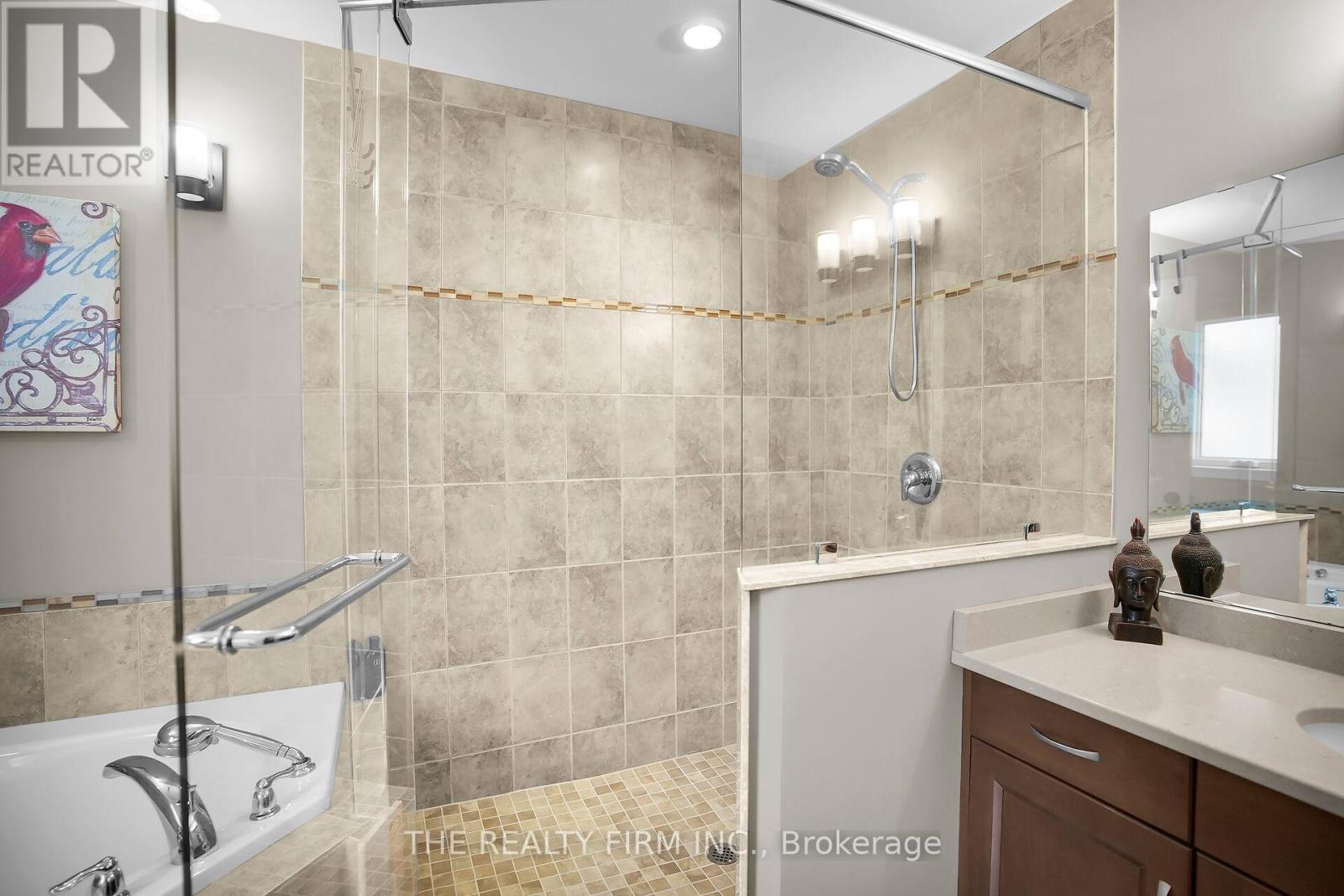 364 Darcy Drive E, Strathroy-Caradoc (Ne), Ontario  N7G 0A1 - Photo 23 - X12209178