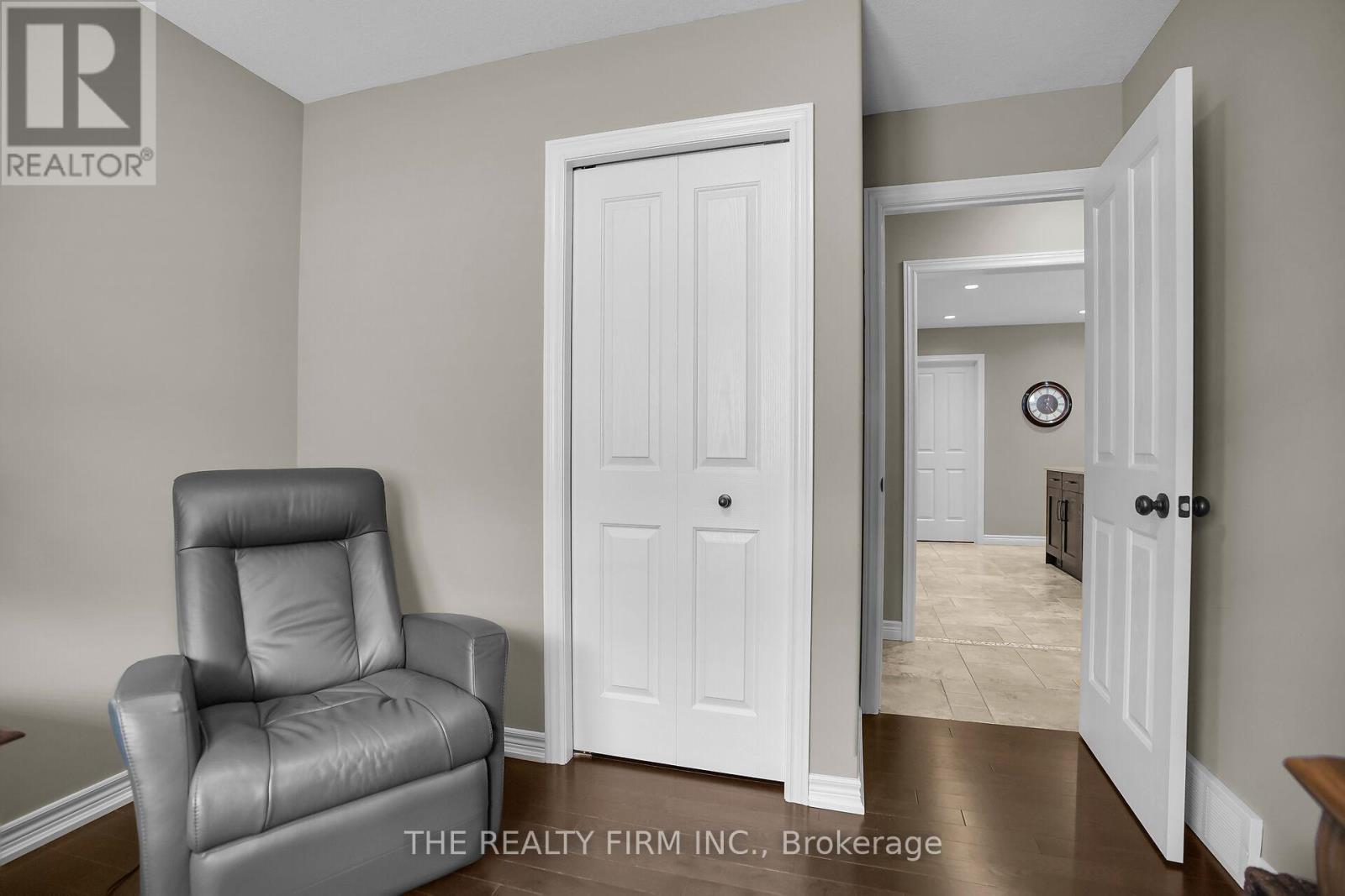 364 Darcy Drive E, Strathroy-Caradoc (Ne), Ontario  N7G 0A1 - Photo 26 - X12209178