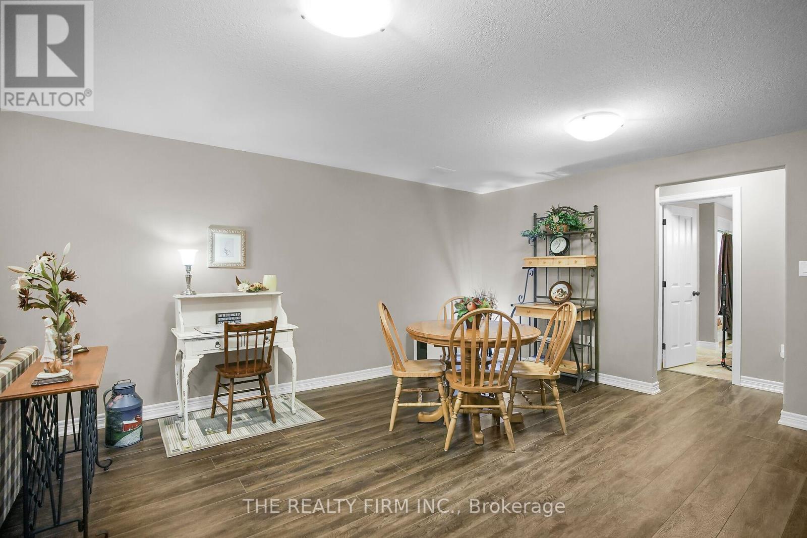 364 Darcy Drive E, Strathroy-Caradoc (Ne), Ontario  N7G 0A1 - Photo 33 - X12209178