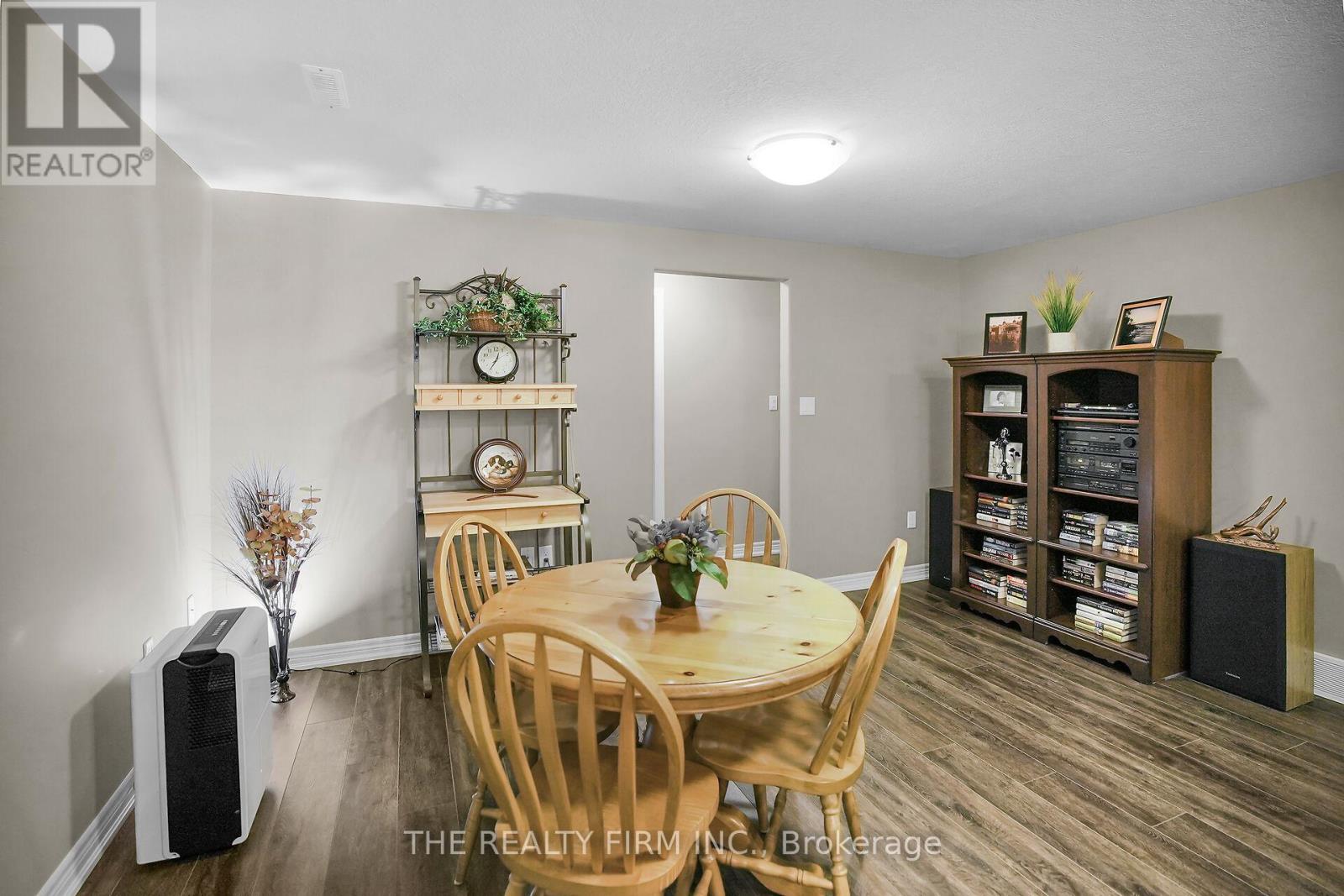 364 Darcy Drive E, Strathroy-Caradoc (Ne), Ontario  N7G 0A1 - Photo 34 - X12209178